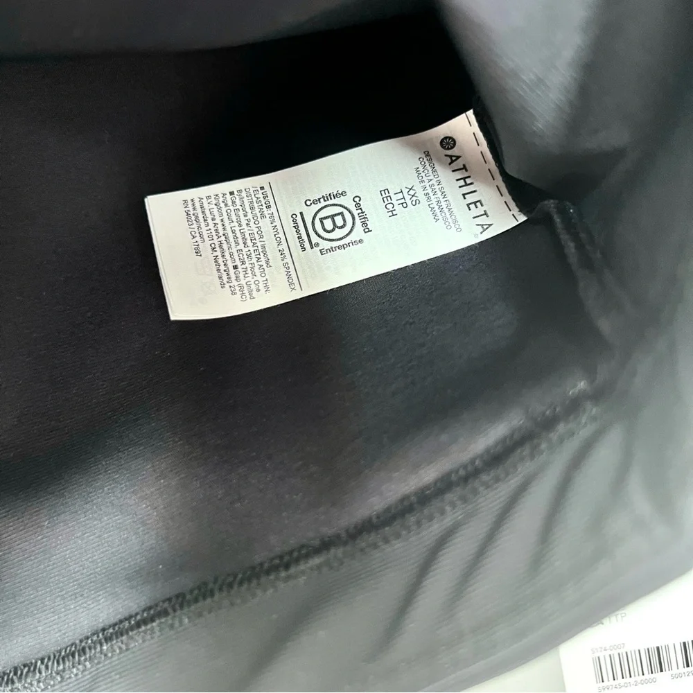 Athleta Crosstrain Ultra Crop Top | Long Sleeve | Black | XXS